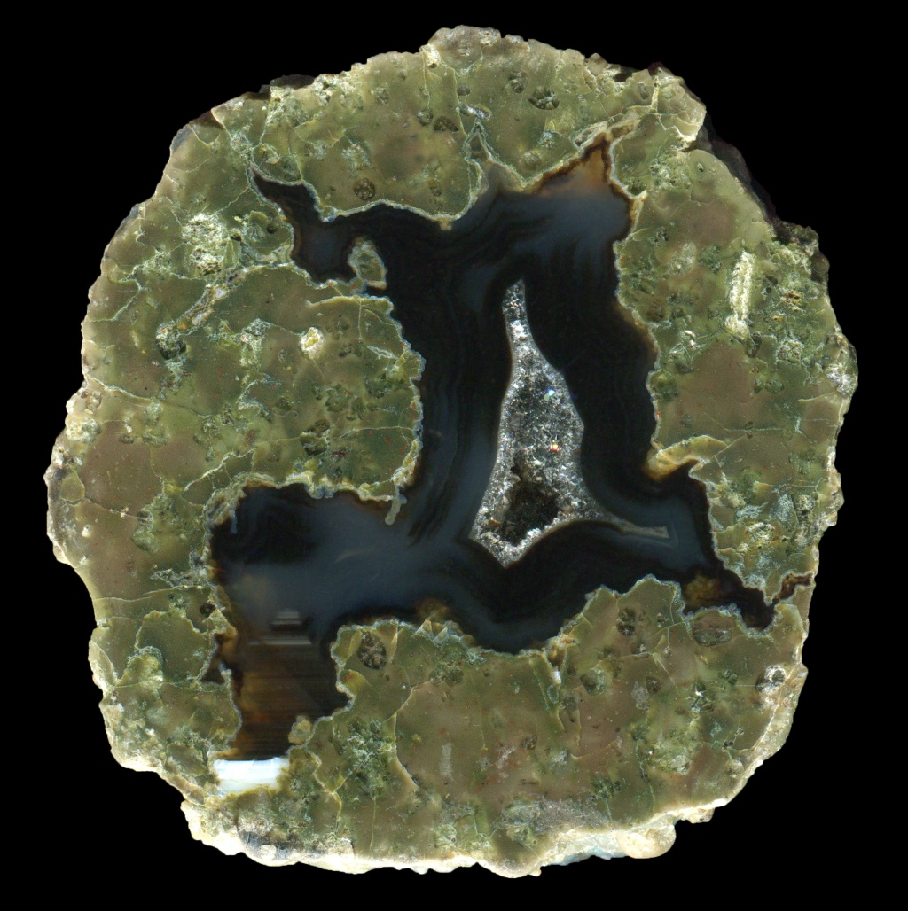 Small J&G Bed Thunderegg with a Dark Agate Core