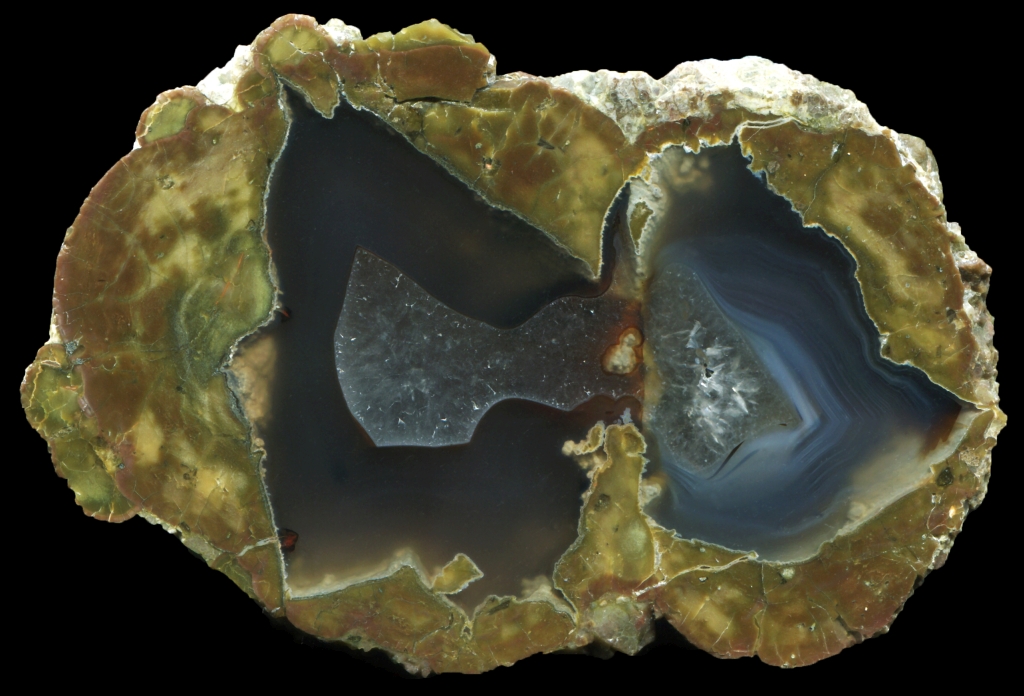 Double Eddy Bed Thunderegg with Connected Chambers